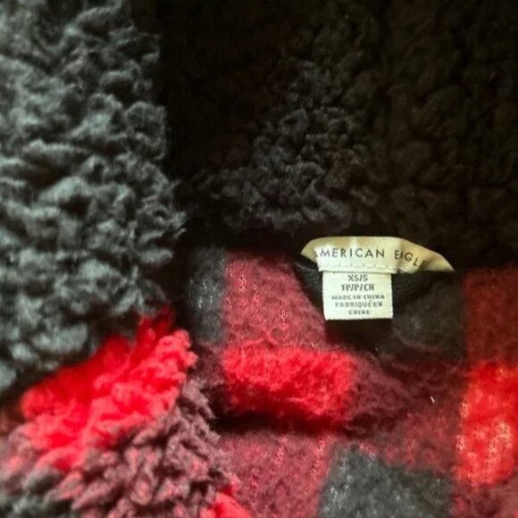 American Eagle Robe Red Black Check Buffalo Holiday Cozy Sherpa Blanket Hood - Picture 3 of 5